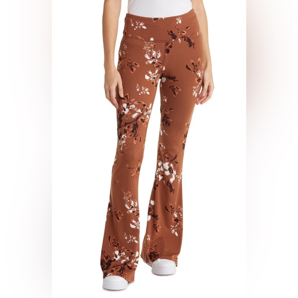 Abound Women's Pull-on Flare Pants In Floral Print In Size XL - Picture 1 of 8